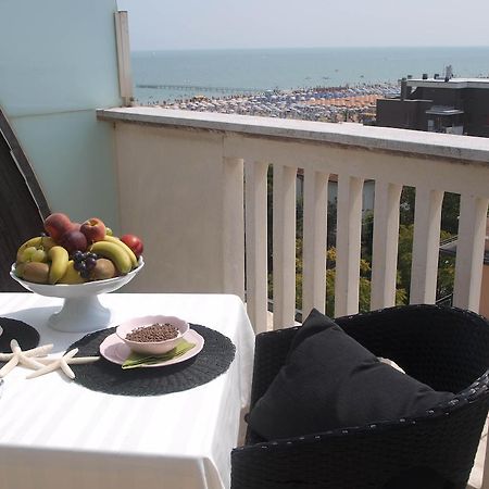 Residence T2 Римини Экстерьер фото