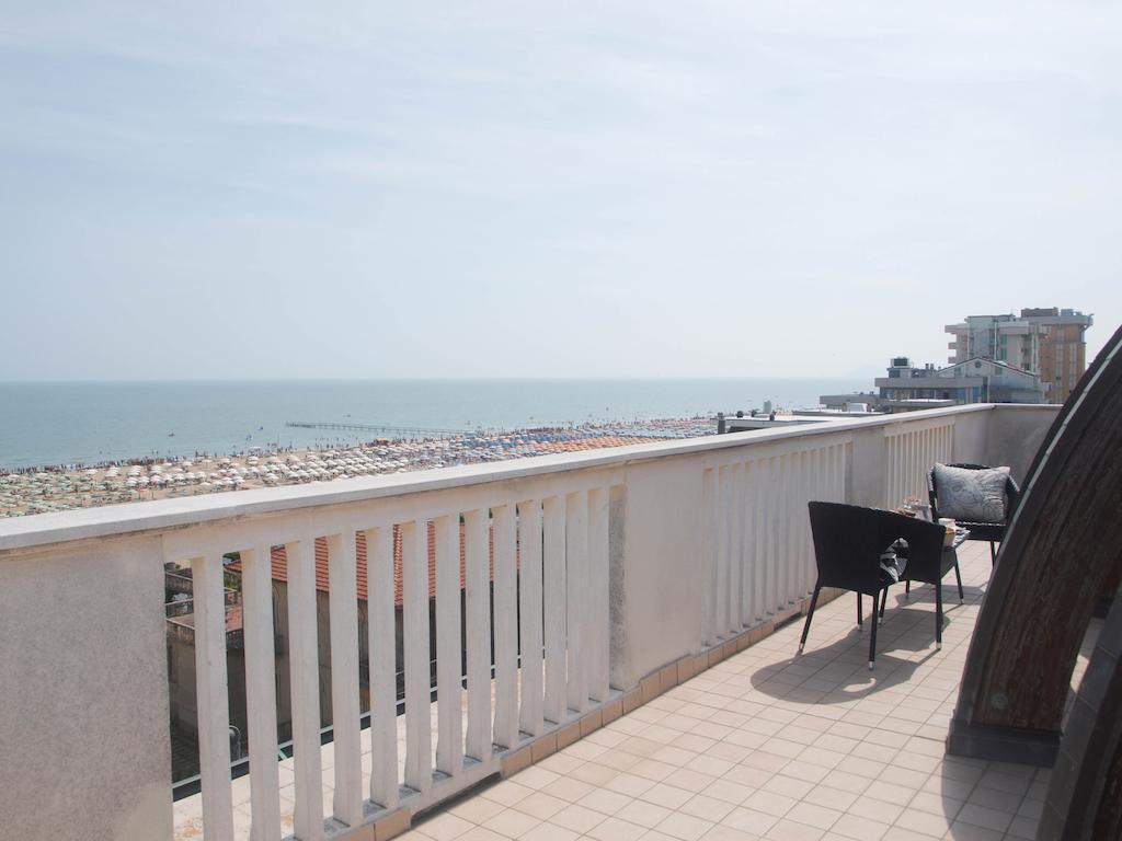 Residence T2 Римини Экстерьер фото