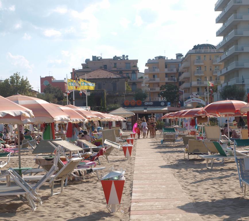 Residence T2 Римини Экстерьер фото