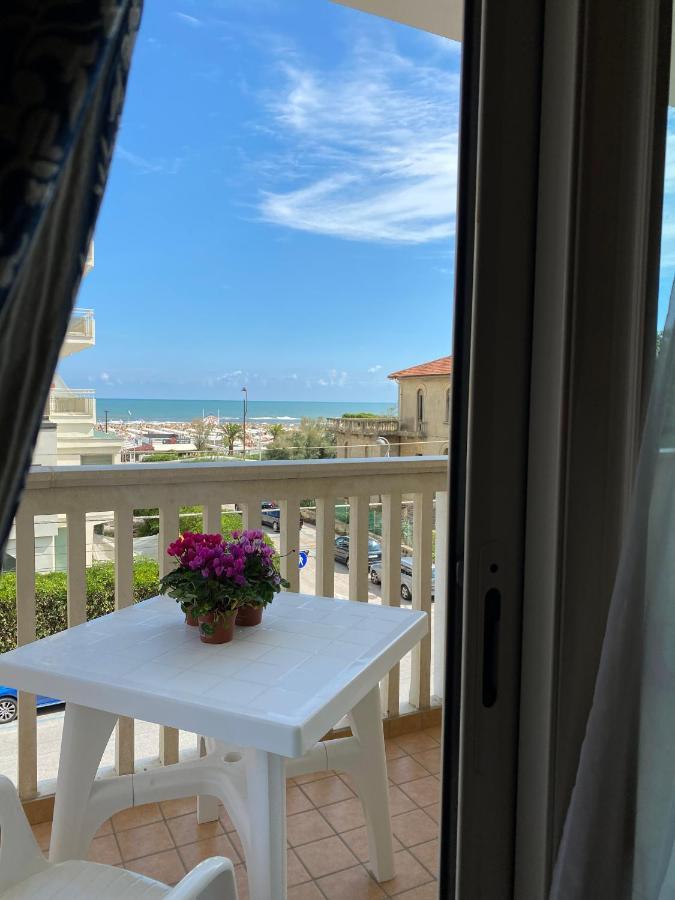 Residence T2 Римини Экстерьер фото