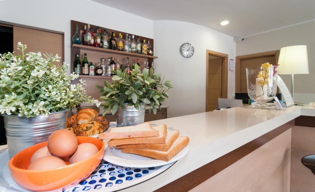 Residence T2 Римини Экстерьер фото
